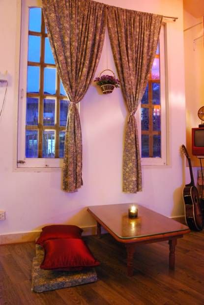 Bỗng Nhớ Cafe - Góc quán nhỏ giữa Sài Gòn nhộn nhịp - 2