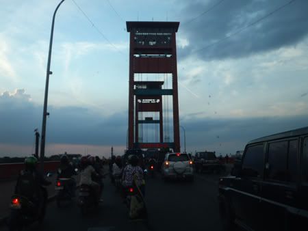 naahtuh-jembatan-ampera-di-palembang.jpg