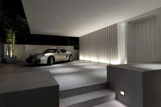Overhanging-hood-car-porch-Ontario-Residence-by-Ministry-of-Design.jpg