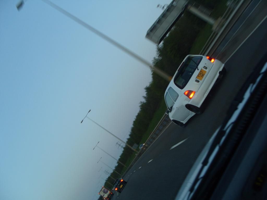 S1050461-1.jpg
